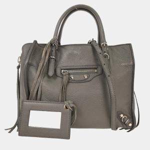 Pre Owned حقيبة بالنسياغا ببيييه رمادية جلد عجل طريقتين