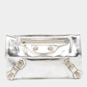 مملوكة مسبقًا Balenciaga Silver Glossy Leather Giant 21 Envelope Flap Clutch