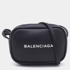 Pre Owned Balenciaga Black Leather Everyday Camera Bag