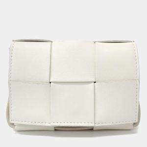 مملوكة مسبقًا Bottega Veneta  White Lambskin Intrecciato Cassette Crossbody Bag 
