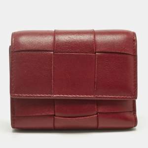 Pre Owned Bottega Veneta Red Maxi Intrecciato Leather Trifold Wallet