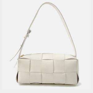 Pre Owned Bottega Veneta Maxi Intrecciato Brique Cassette Hobo Bag White Lambskin Size Small