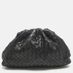 مملوكة مسبقًا Bottega Veneta Classic The Pouch Black Intrecciato Leather Clutch