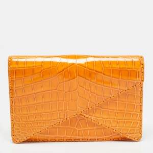 مملوكة مسبقًا Bottega Veneta Piano Orange Crocodile Clutch