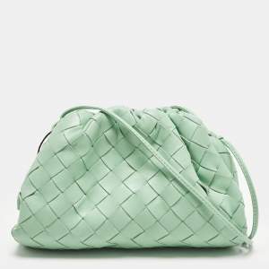 مملوكة مسبقًا Bottega Veneta The Pouch Mini Light Green Intrecciato Leather Bag