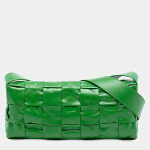 Pre Owned حقيبة كروس بوتيغا فينيتا كاسيت جلد عجل ورقي أخضر انتريشياتو