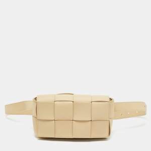 مملوكة مسبقًا Bottega Veneta Cassette Mini Beige Intrecciato Leather Belt Bag