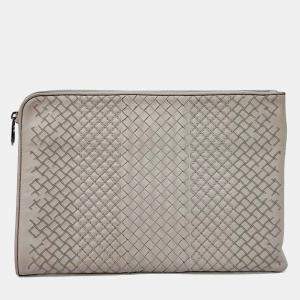 مملوكة مسبقًا Bottega Veneta Grey Leather clutch