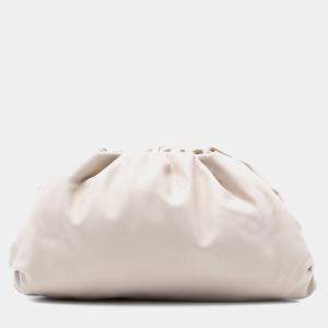 مملوكة مسبقًا Bottega Veneta White Lambskin The Pouch