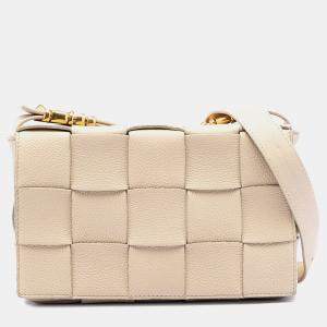 مملوكة مسبقًا Bottega Veneta Brown Grained Calfskin Intrecciato Cassette Crossbody