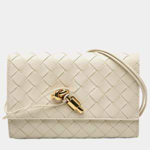 Pre Owned Bottega Veneta White Nappa Intrecciato Andiamo Pouch on Strap