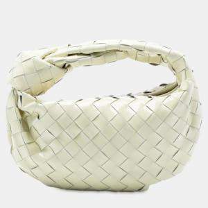مملوكة مسبقًا Bottega Veneta White Mini Patent Intrecciato Jodie