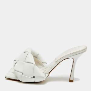 مملوكة مسبقًا Bottega Veneta  Size 40.5 White Quilted Leather Lido Slide Sandals