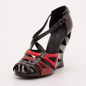 Pre Owned Bottega Veneta Patent Leather Cutout Wedges Size 38.5