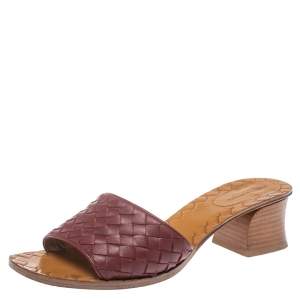 Pre Owned Bottega Veneta Burgundy Intrecciato Leather Block Heel Sandals Size 37.5