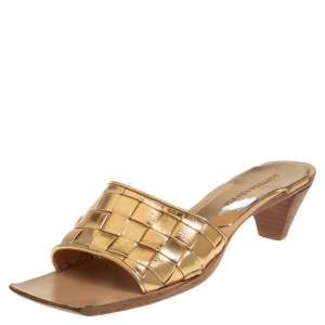 Pre Owned Bottega Veneta Metallic Gold Intrecciato Leather Stretch Square Toe Slide Sandals Size 38