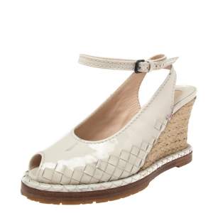 Pre Owned Bottega Veneta Cream Patent Leather Intrecciato Wedge Ankle Wrap Peep Toe Sandals Size 37
