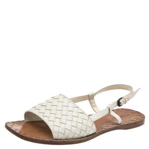 Pre Owned Bottega Veneta White Intrecciato Leather Calvados Slingback Flat Sandals Size 39