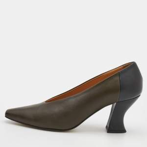 Pre Owned Bottega Veneta Dark Olive Green/Black Almond Curved Pumps Size 39