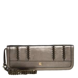 مملوكة مسبقًا Burberry Metallic Olive Green Leather Wristlet Clutch