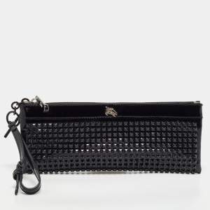 مملوكة مسبقًا Burberry Black Patent Leather Hyde Studded Wristlet Clutch
