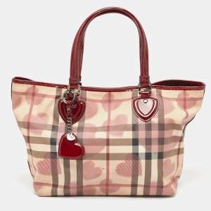 مملوكة مسبقًا Burberry Burgundy/Beige Heart Print Check PVC and Patent Leather Brit Tote