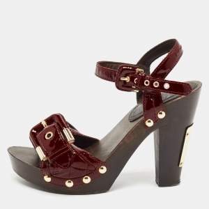Burberry Burgundy Quilted Patent Leather Buckle Detail Platform Slingback Sandals Size 38
