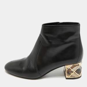 Pre Owned حذاء برقبة بربري جلد أسود بلزدون بطول الكاحل مقاس 39