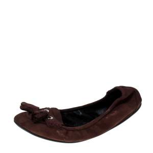 مملوكة مسبقًا Burberry Brown Suede Tassel Scrunch Ballet Flat Size 39.5