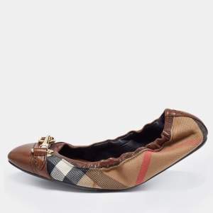مملوكة مسبقًا Burberry Beige/Black Leather And Canvas Ballet Flats Size 39