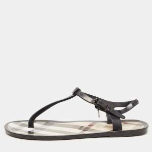 مملوكة مسبقًا صندل فلات بربري سير كاحل إصبع بلاستيك مشمع مربعات نوفا أسود مقاس 38