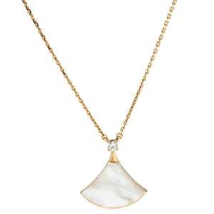 Pre Owned Bvlgari Divas' Dream Mother of Pearl Diamond 18k Rose Gold Pendant Necklace