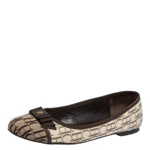 حذاء باليرينا فلات كارولينا هيريرا مقدمة منفصلة فيونكة كانفاس مبطن مونوغرامي ثنائي اللون مقاس 39