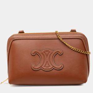 مملوكة مسبقًا Celine Brown Smooth Calfskin Cuir Triomphe Clutch on Chain