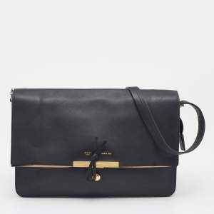 Pre Owned Celine Black Leather Clasp Flap Shoulder Bag