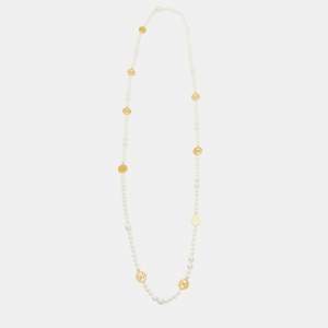 Pre Owned CH Carolina Herrera Faux Pearl Logo Medallion Long Station Necklace