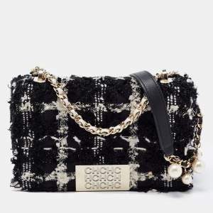 Pre Owned CH Carolina Herrera Black/White Tweed Flap Shoulder Bag