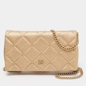 Pre Owned CH Carolina Herrera Gold Quilted Leather Flap Chain Clutch