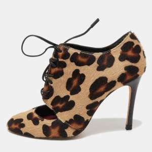 مملوكة مسبقًا CH Carolina Herrera Brown/Black Calf Hair Lace Up Booties Size 36