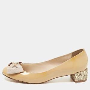 Pre Owned CH Carolina Herrera Beige Patent Leather CH Logo Bow Block Heel Pumps Size 39