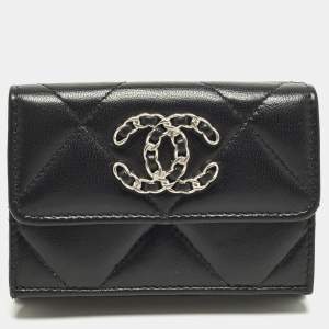 Pre Owned Chanel 19 Black Quilted Leather Trifold Wallet