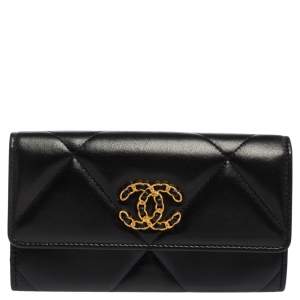 Pre Owned Chanel Black Quilted Leather Chanel 19 Flap Wallet