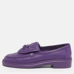 مملوكة مسبقًا Chanel CC Size 36.5 Purple Quilted Leather CC Turnlock Loafers
