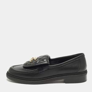 مملوكة مسبقًا Chanel Size 37 Black Quilted Leather CC Turnlock Loafers