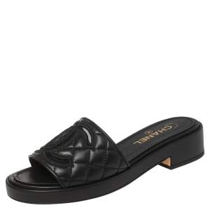 مملوكة مسبقًا Chanel Black Quilted Leather CC Flat Slides Size 38