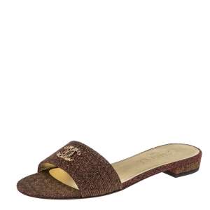 مملوكة مسبقًا Chanel Burgundy Lurex Fabric CC Slide Sandals Size 39.5