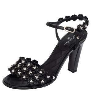مملوكة مسبقًا Chanel Black Leather Camellia Applique Ankle Strap Sandals Size 38