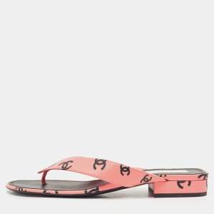 Chanel Pink/Black CC Print Leather Thong Sandals Size 40