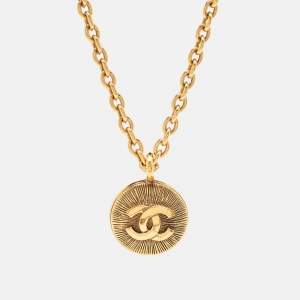 Chanel Vintage Gold Tone CC Medallion Pendant Necklace