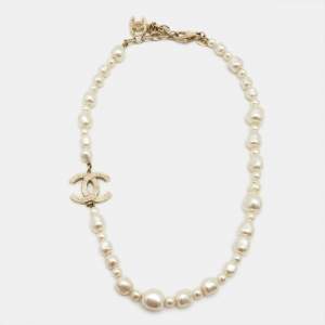 مملوكة مسبقًا Chanel CC Classic Short Off White Faux Pearl Gold Tone Necklace